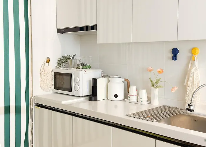 Gangnam 23, 3 Minutes Walk From Sinnonhyeon Station, Airport Bus, 1st Floor, Emotional Accommodation, Sleeps 5, Netflix, Wifi * 首爾